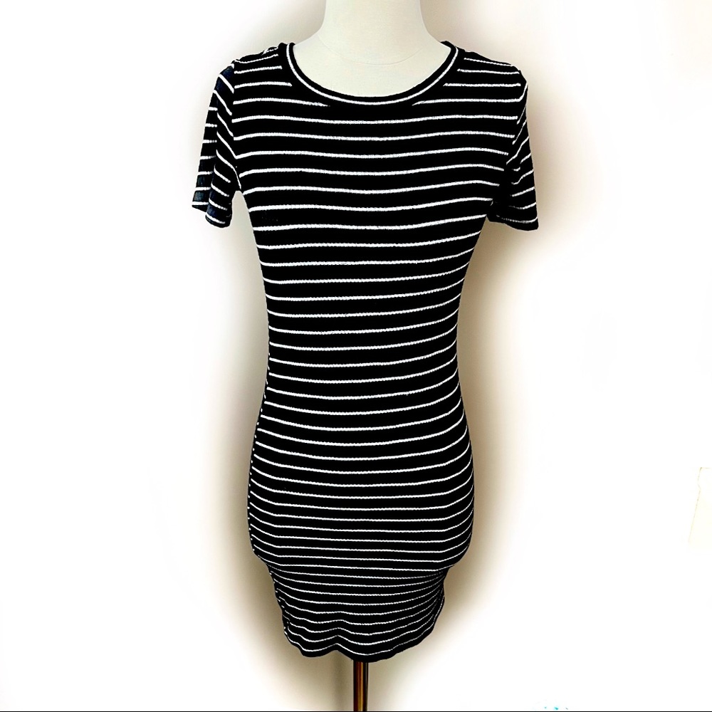 3 / $25 FOREVER 21 ribbed bodycon dress size small